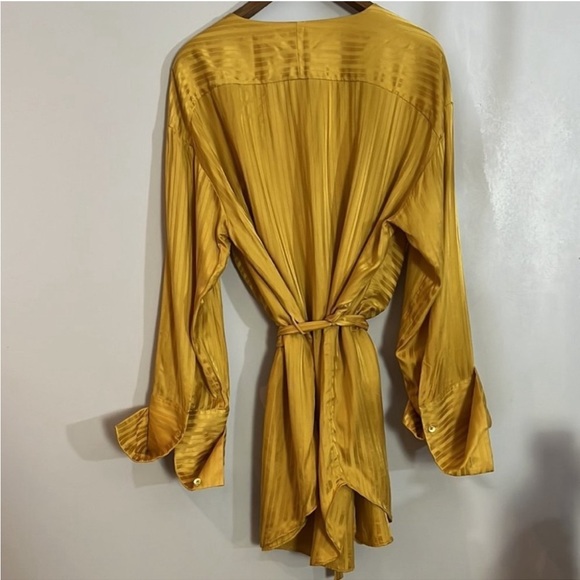 Artzia Wilfred Silk blend blouse top (size xs) - Picture 3 of 5